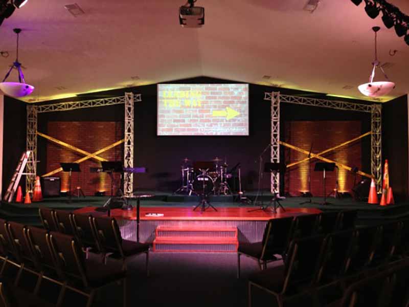 Thiết kế sân khấu nhà thờ giá rẻ mái che sân khấu hiện đại