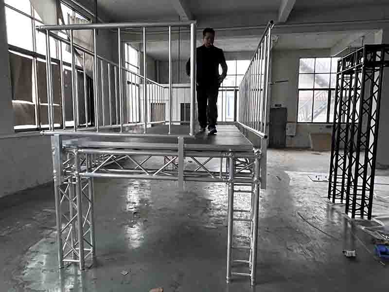 thử nghiệm giàn chiếu sáng
