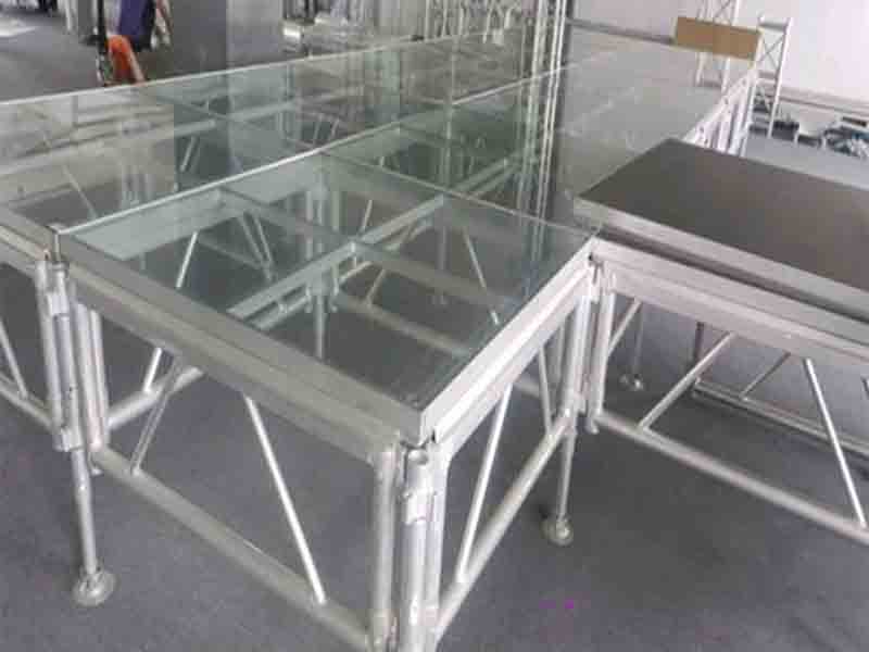 customized glass stages for events